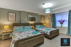 Laptop workspace, soundproofing, iron/ironing board, free WiFi