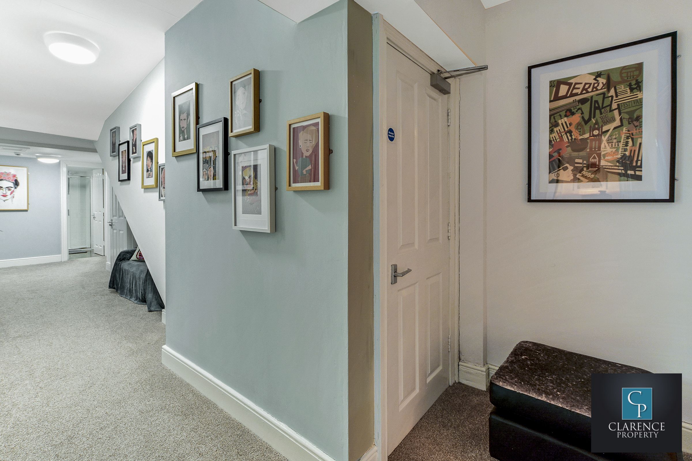 Espai de treball apte per a portàtils i habitacions insonoritzades 