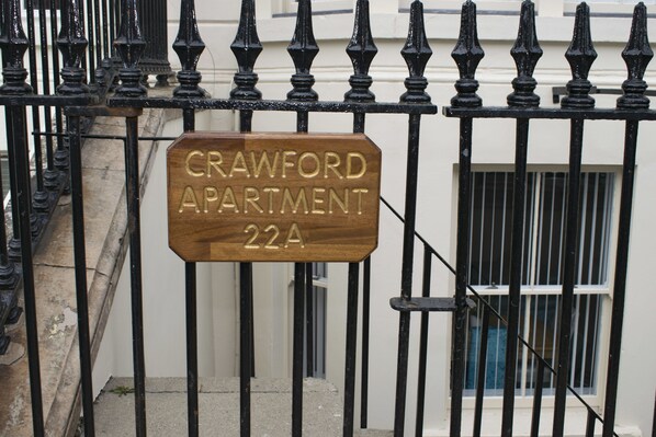 Exterior - Crawford Apt (Londonderry)