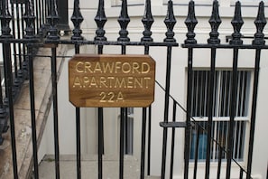 Exterior - Crawford Apt (Londonderry)