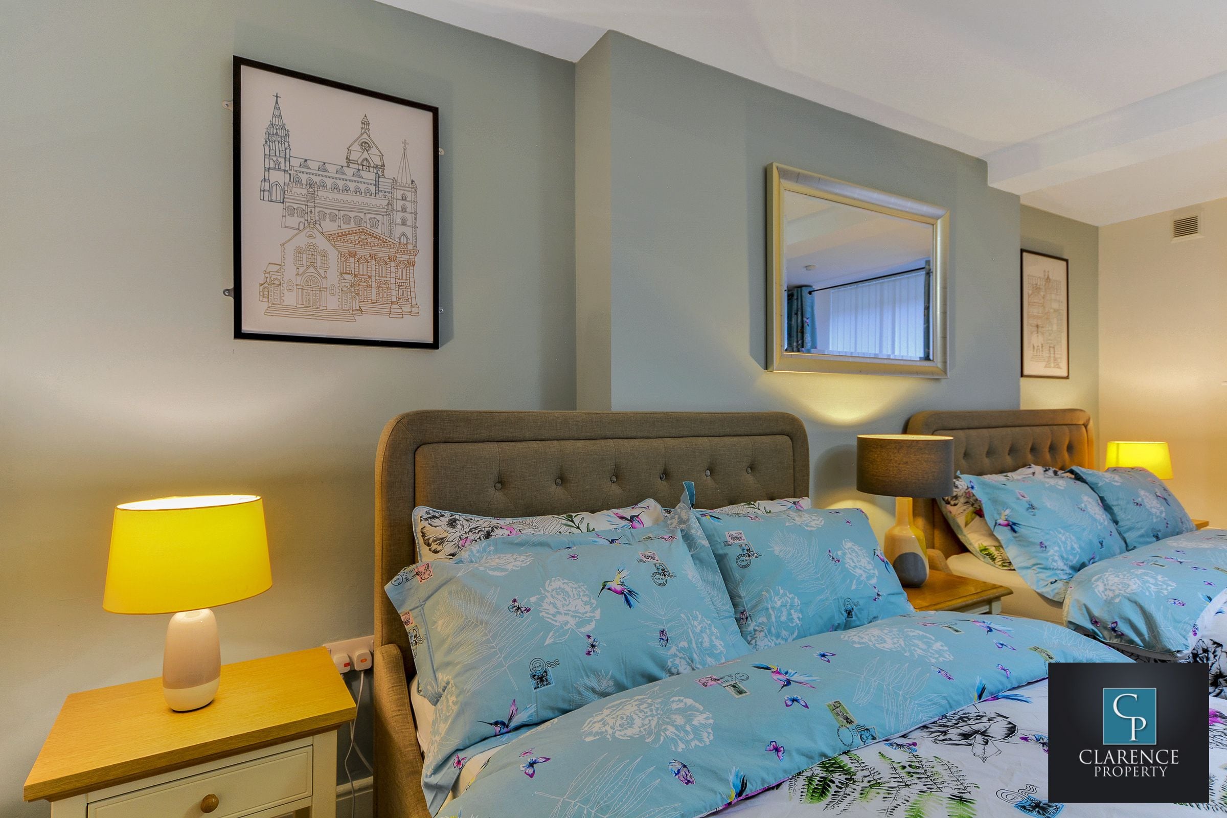 Laptopgeeigneter Arbeitsplatz, schallisolierte Zimmer