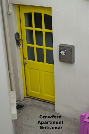 Exterior - Crawford Apt (Londonderry)