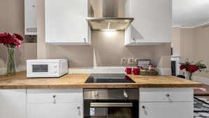 Unclassified image, 2 of 12, button - The Selsdon Apartment (South Croydon)