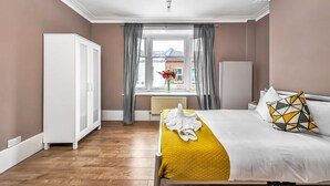 Unclassified image, 5 of 12, button - The Selsdon Apartment (South Croydon)