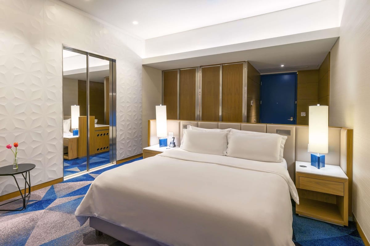 Premium bedding, minibar, in-room safe, desk