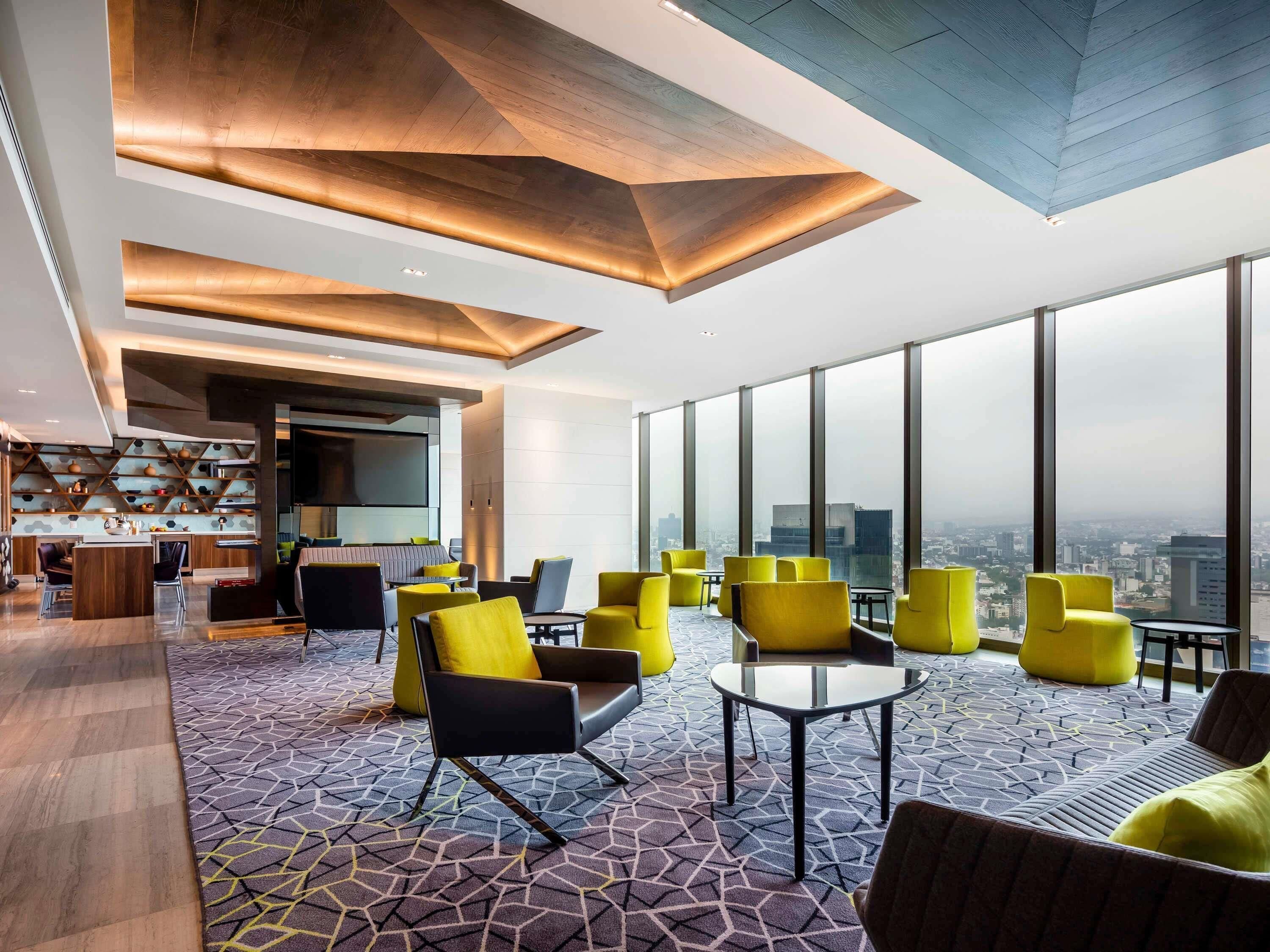 Chambre Supérieure, 1 très grand lit, accès au salon club, niveau Exécutif (Skyline View) | Salon Exécutif