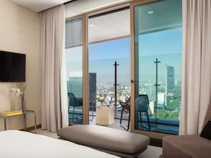 Premium bedding, minibar, in-room safe, desk