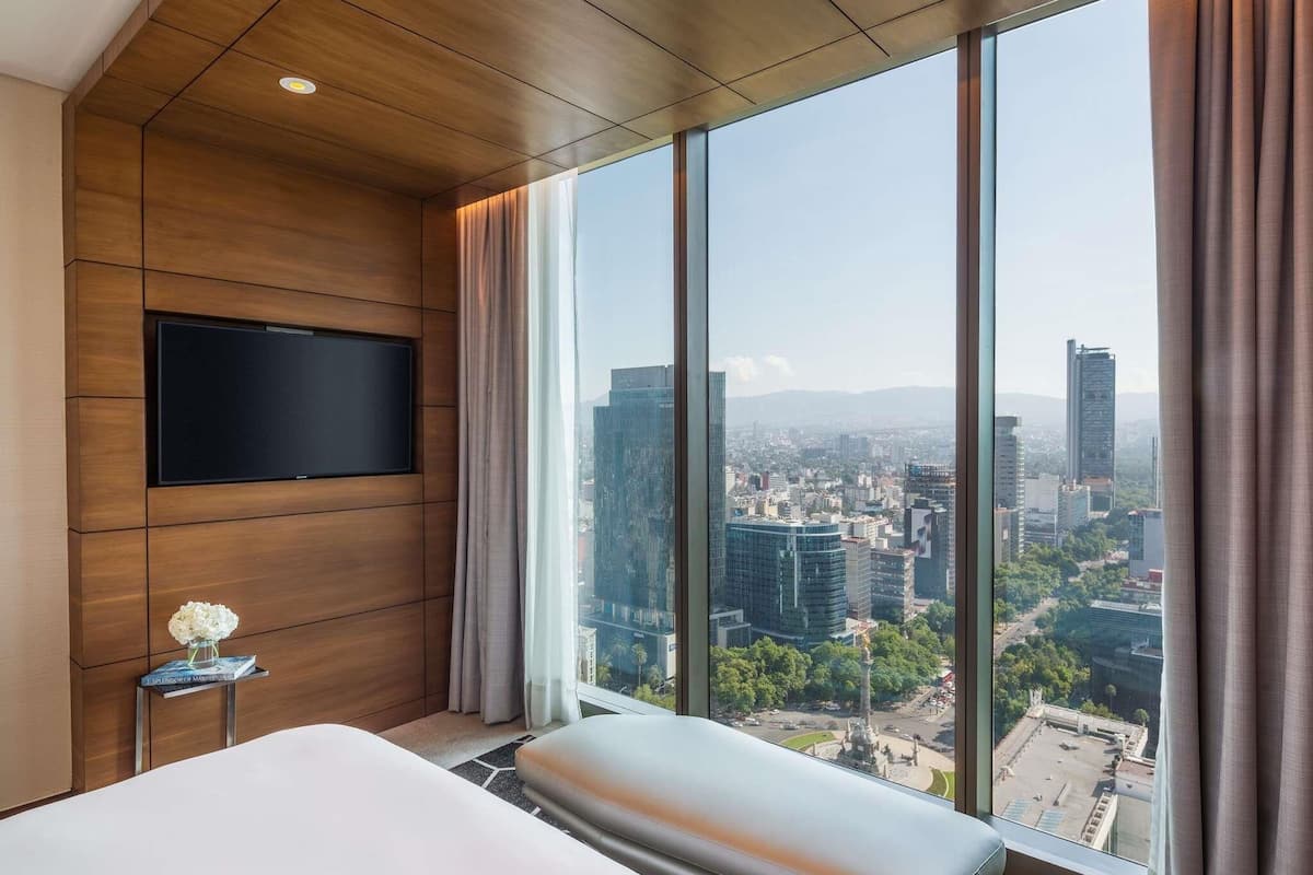Ropa de cama de alta calidad y minibar