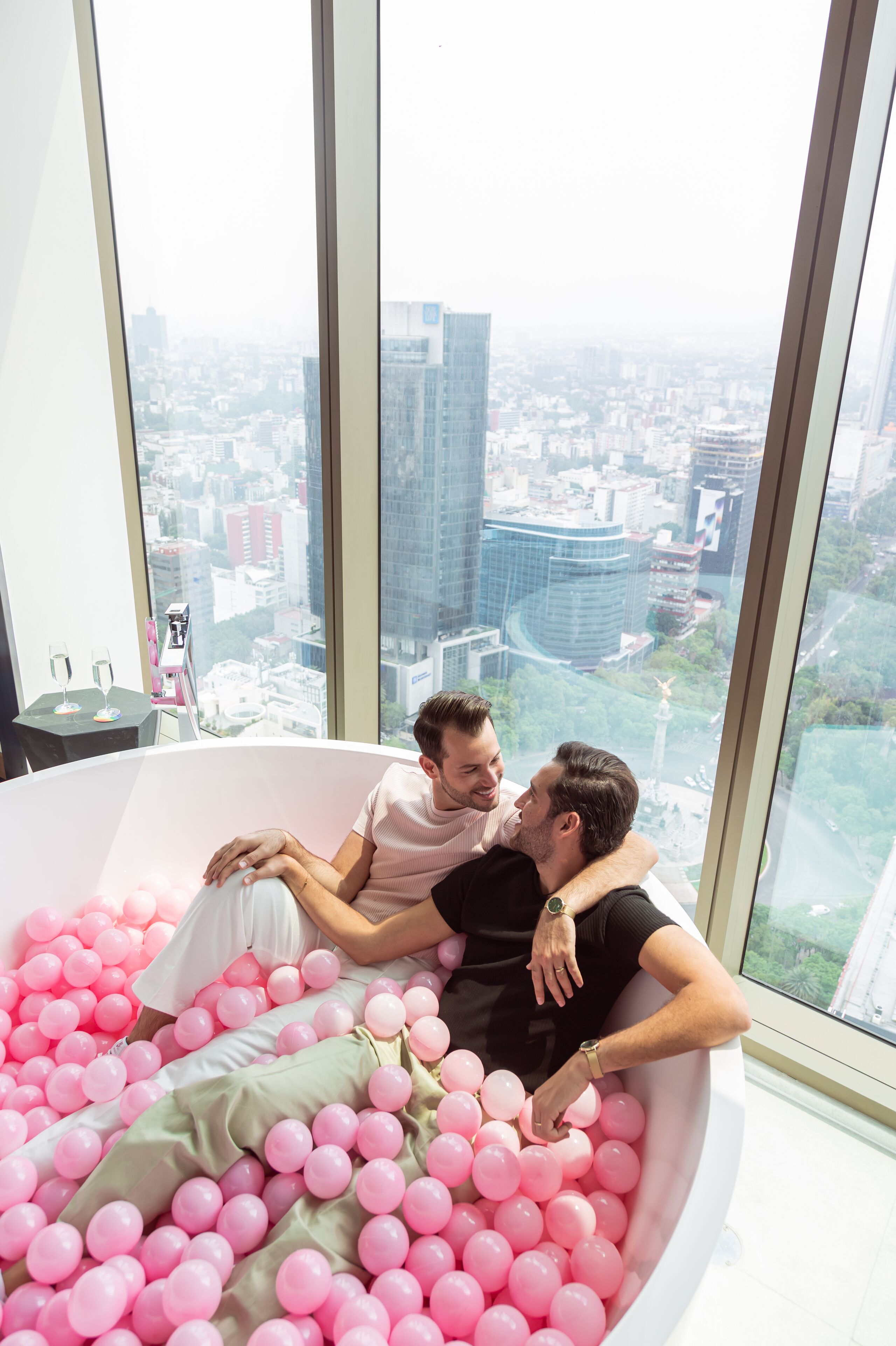 高級寢具、迷你吧、客房內保險箱、書桌