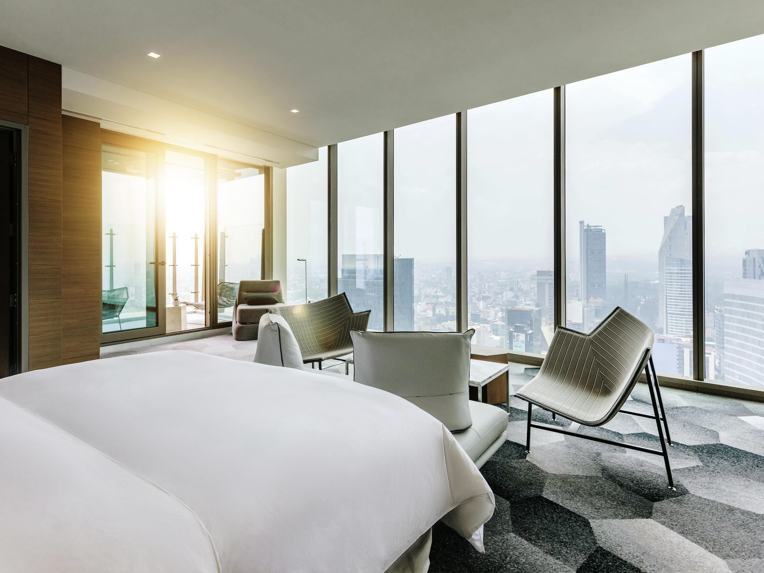 Ropa de cama de alta calidad y minibar 