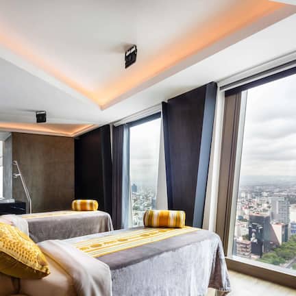 Couples treatment rooms, sauna, hot tub, body treatments, hydrotherapy