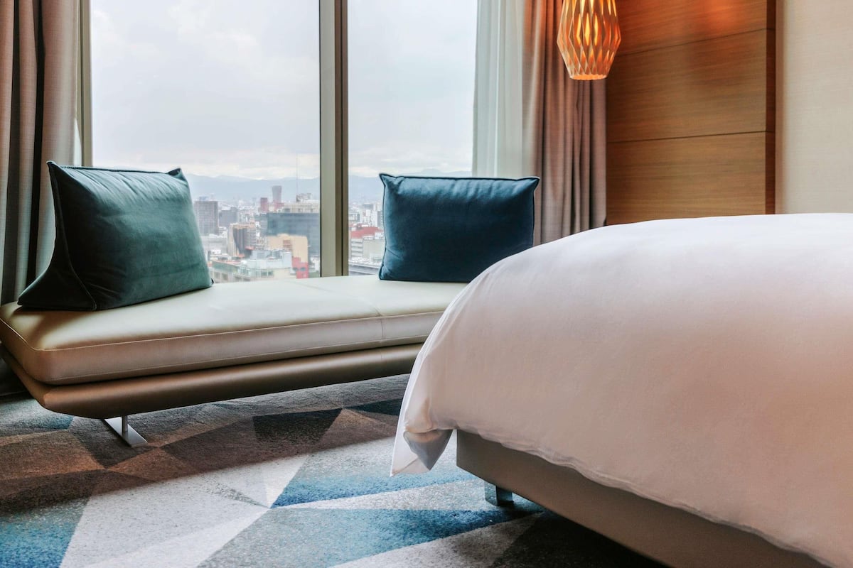Superior Room, 1 King Bed, City View