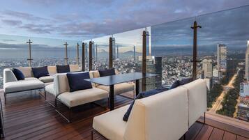 2 restaurants, breakfast, lunch, dinner served; Mediterranean cuisine