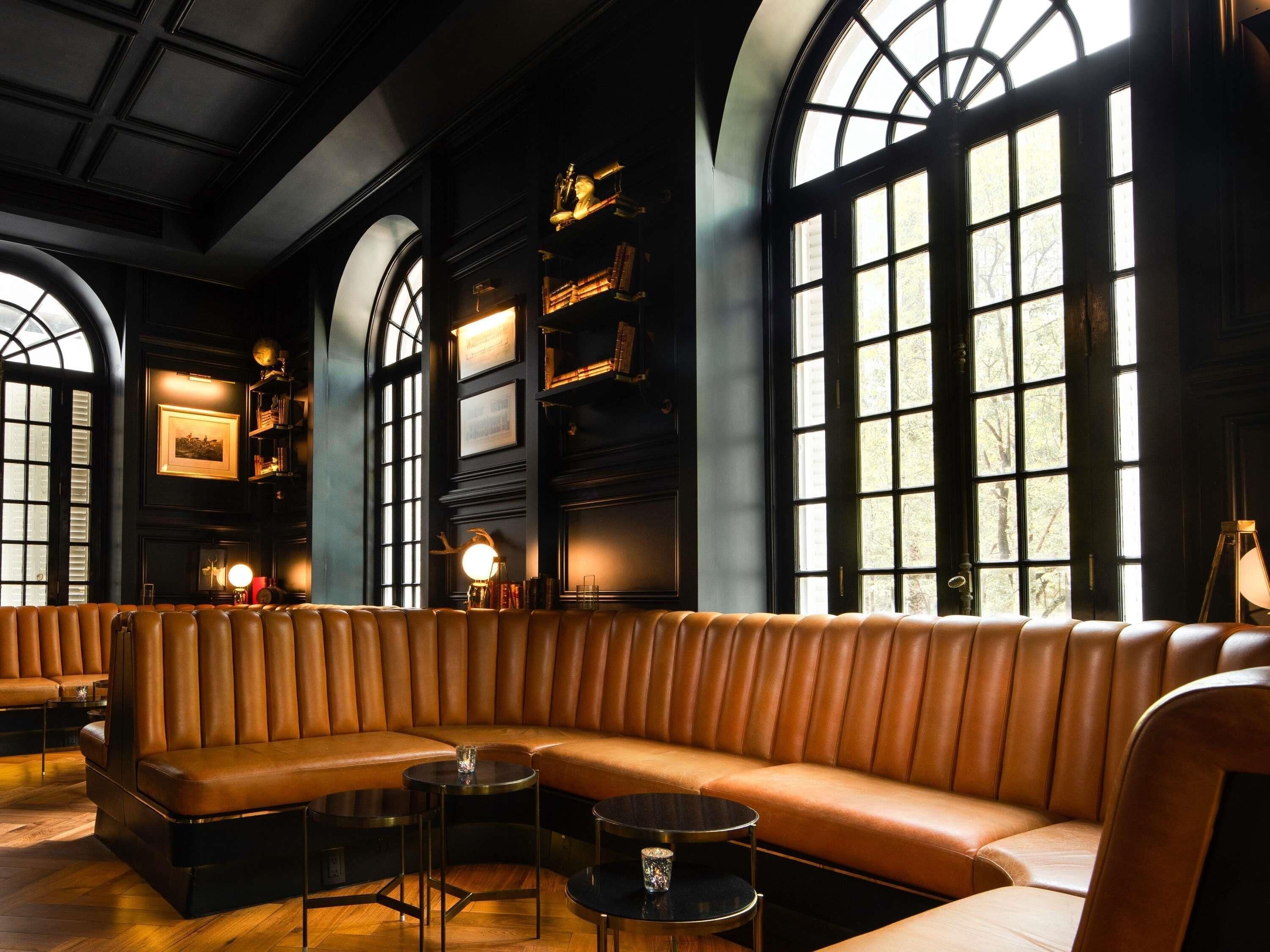 3 bars/lounges, rooftop bar, cocktail bar