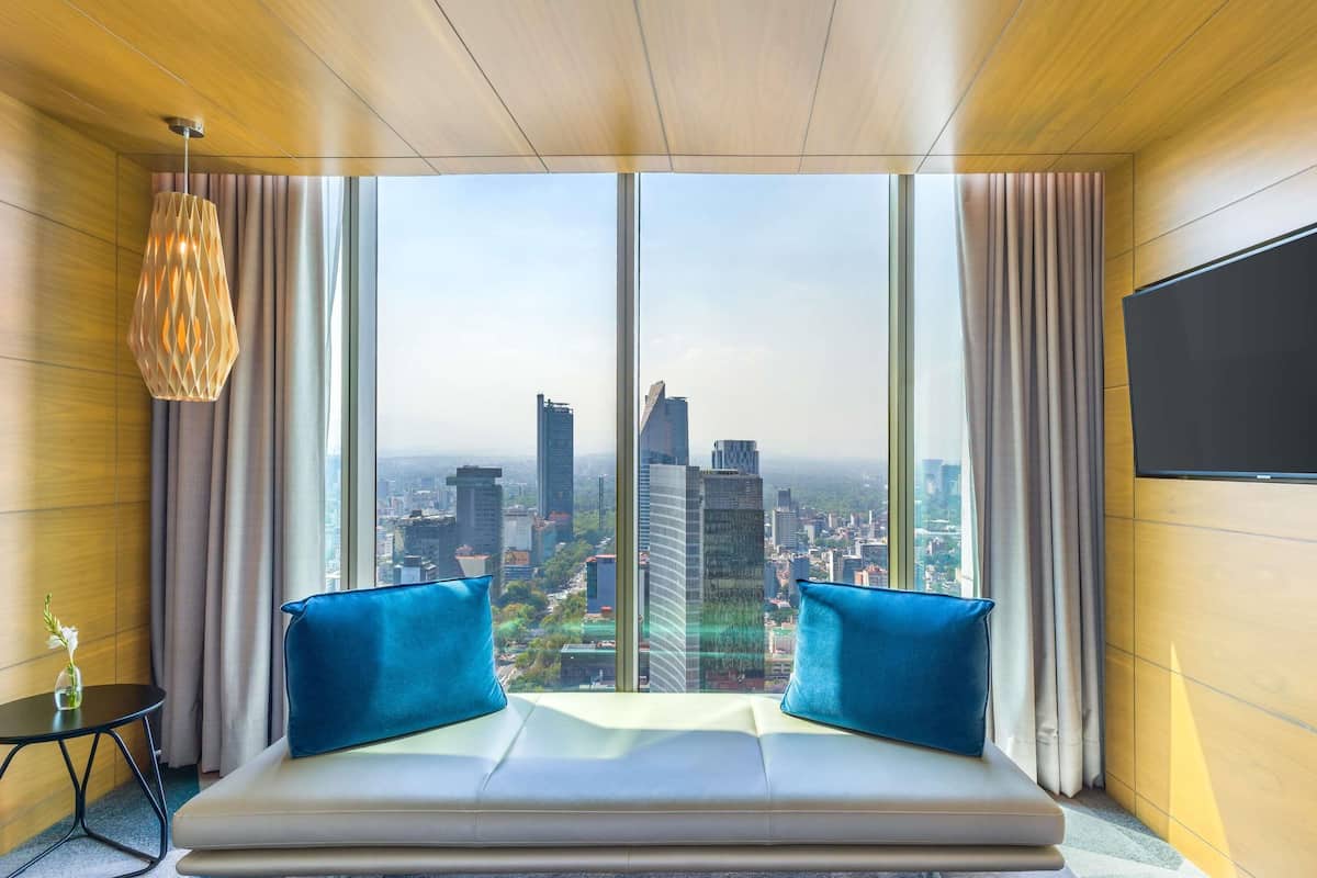Premium bedding, minibar, in-room safe, desk