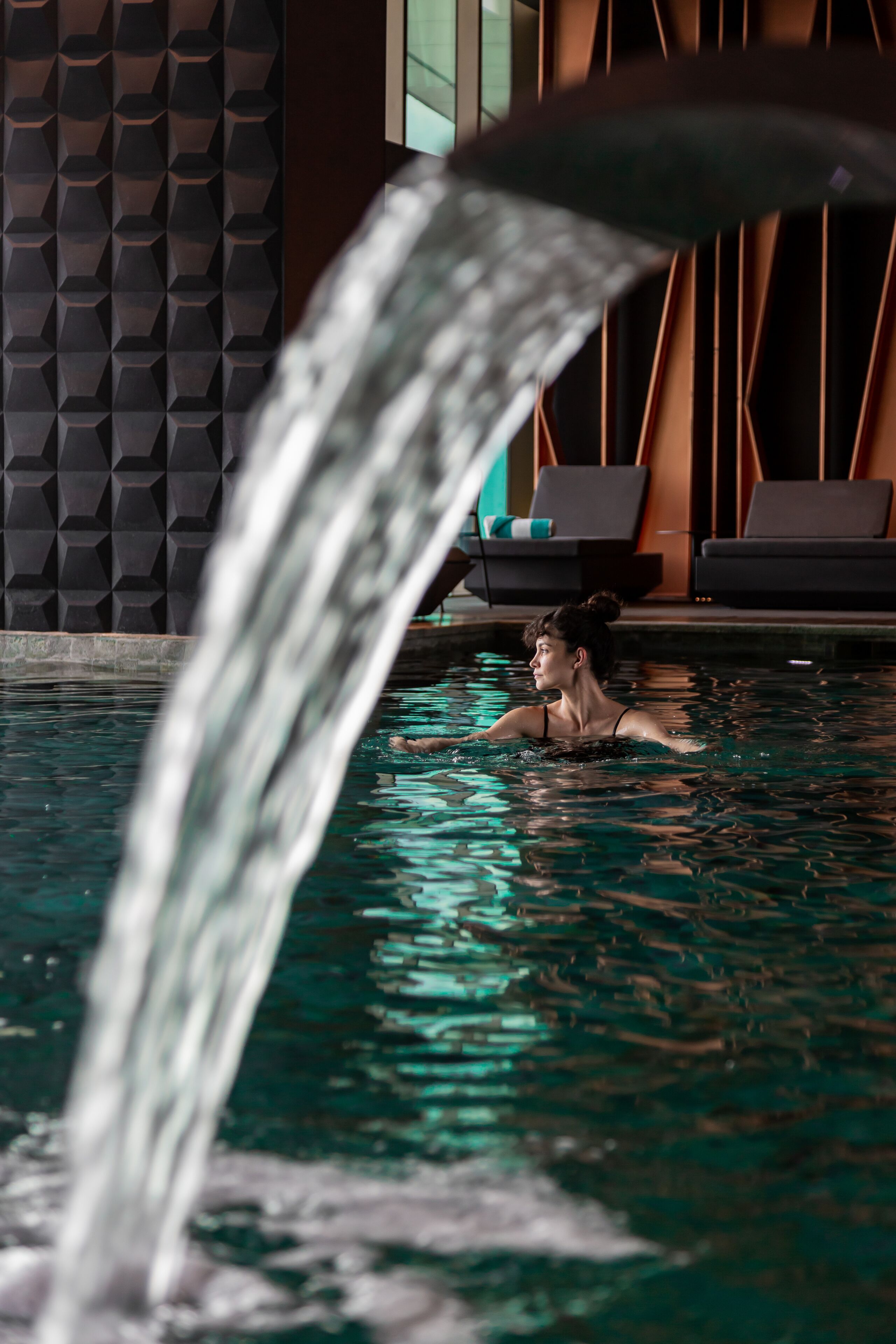 indoor pool, open 7:30 am to 10:00 pm, pool loungers