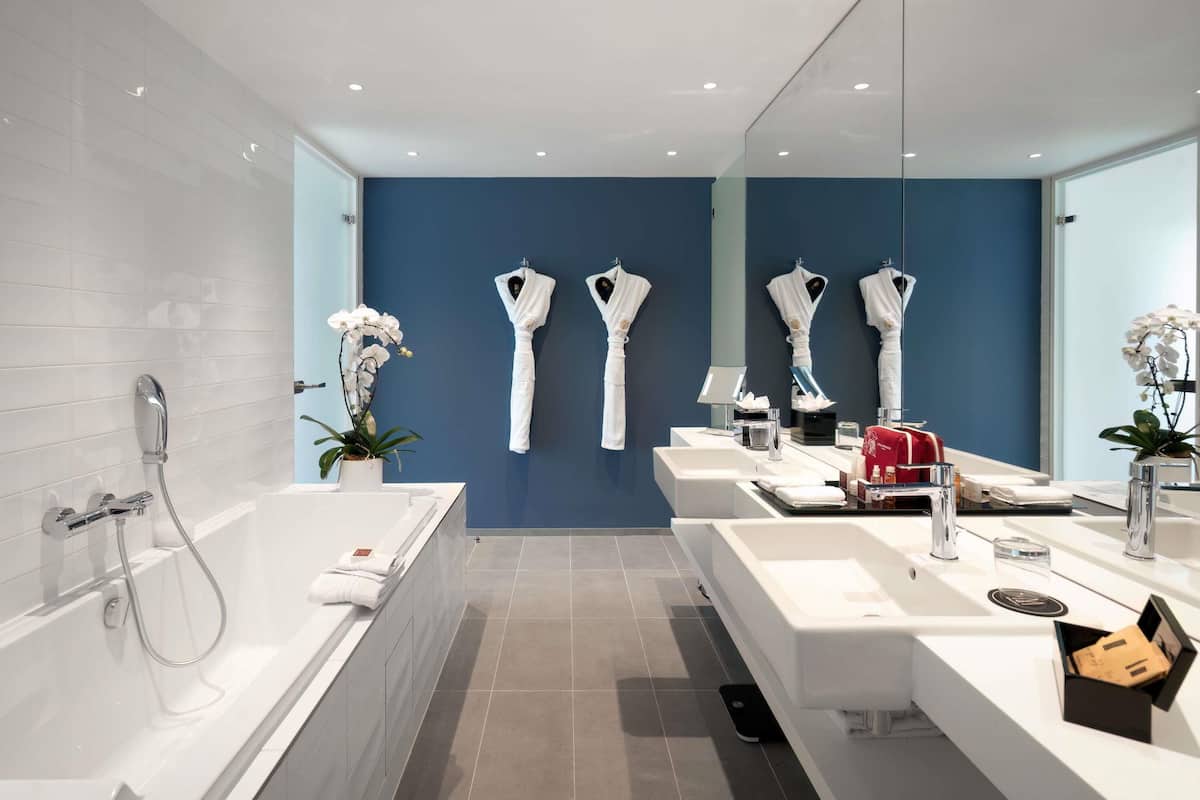 Junior Suite, 1 King Bed with Sofa bed (Patio View) | Premium bedding, minibar, in-room safe, individually decorated