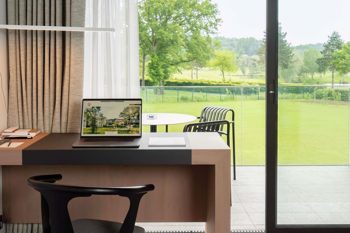 Executive Suite, 1 King Bed, Terrace (Forest View) | Premium bedding, minibar, in-room safe, individually decorated