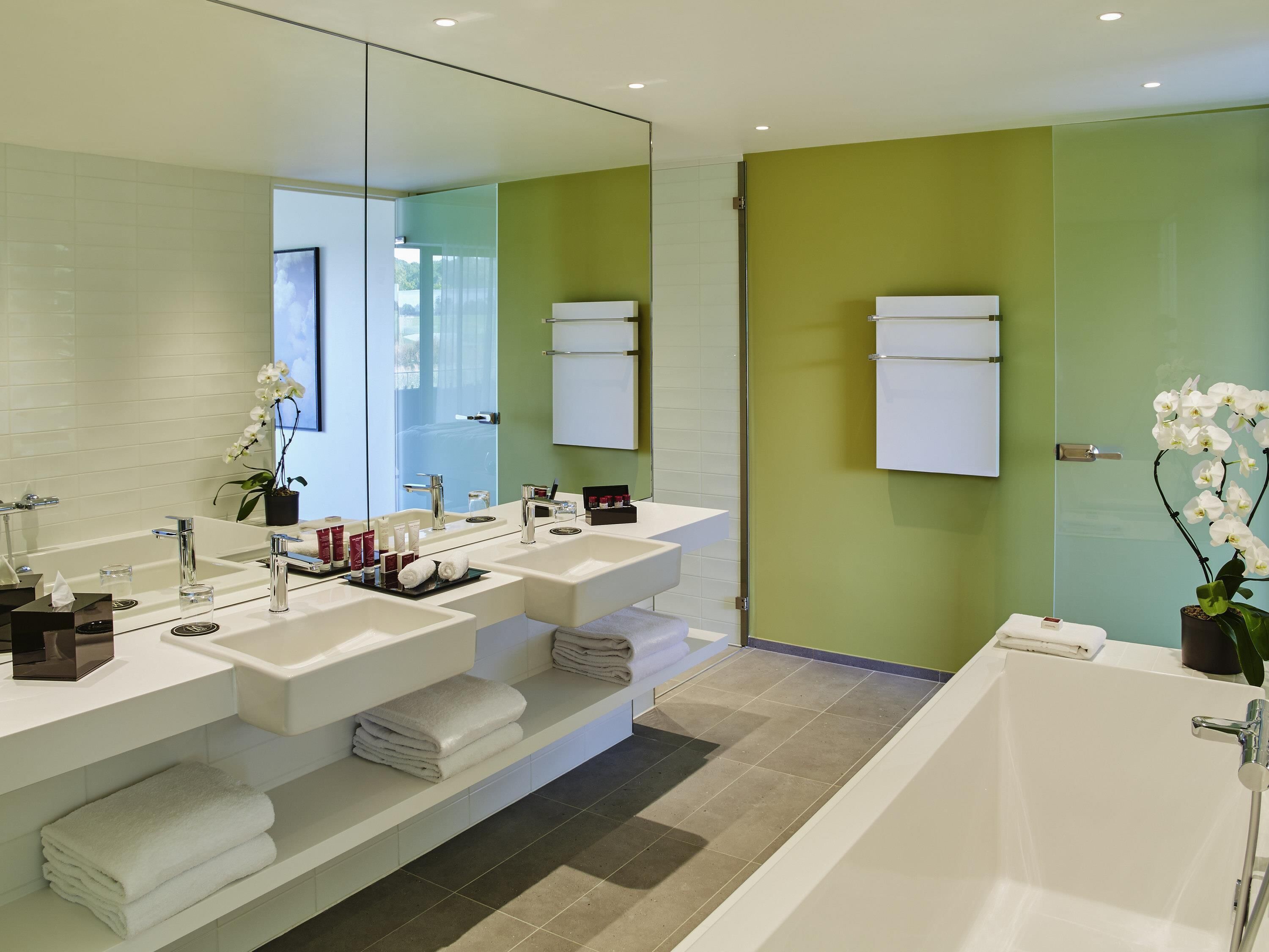 Executive-Suite, 1 King-Bett, Terrasse (Forest View) | Hochwertige Bettwaren, Minibar, Zimmersafe, individuell dekoriert