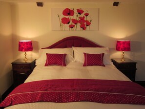  Deluxe Double Room with Bath | Iron/ironing board, free WiFi, bed sheets