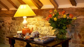 Deluxe Double Room with Shower - Annex | Coffee and/or coffee maker