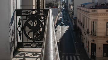 Gemeinsamer Schlafsaal, Balkon (2A+3A -. 12 PAX BALCONY) | 1 Schlafzimmer, Zimmersafe, individuell dekoriert