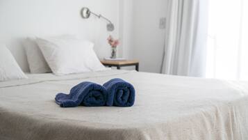 Standard Suite, 1 King Bed (6th Floor) | 1 bedroom, in-room safe, individually decorated, individually furnished