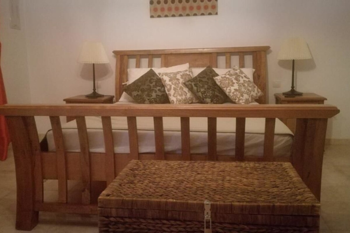 Desk, free cots/infant beds, rollaway beds, free WiFi