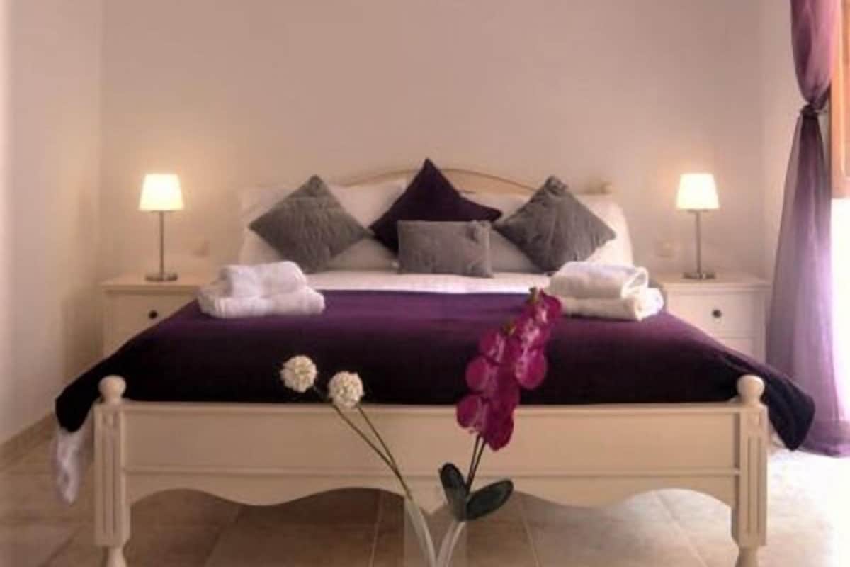 Junior Suite, Terrace | Desk, free cots/infant beds, rollaway beds, free WiFi