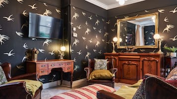 1 Schlafzimmer, individuell dekoriert, individuell eingerichtet