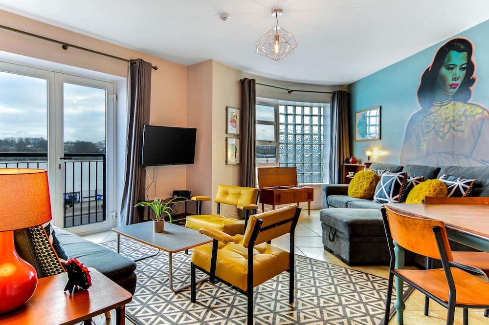 Riverside Apartment - Maydown