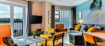 ริเวอร์ไซด์ อพาร์ตเมนต์  