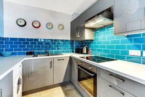 Private kitchen - Riverside Apartment (Londonderry)