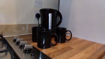 Luxury Apartment | Private kitchen | Fridge, microwave, oven, stovetop