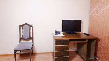 Basic-Zweibettzimmer | Schreibtisch, Bügeleisen/Bügelbrett, kostenloses WLAN, Bettwäsche