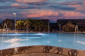 Indoor pool, a heated pool - Arroyo Casita - POOL IS OPEN! (Washington)