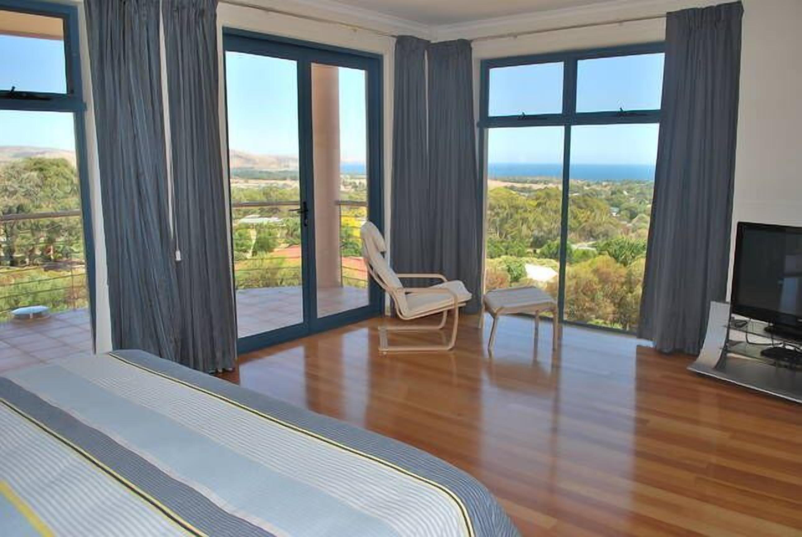 5 Schlafzimmer, Bügeleisen/Bügelbrett, Bettwäsche