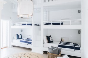 4 chambres, fer et planche à repasser, Wi-Fi, draps fournis