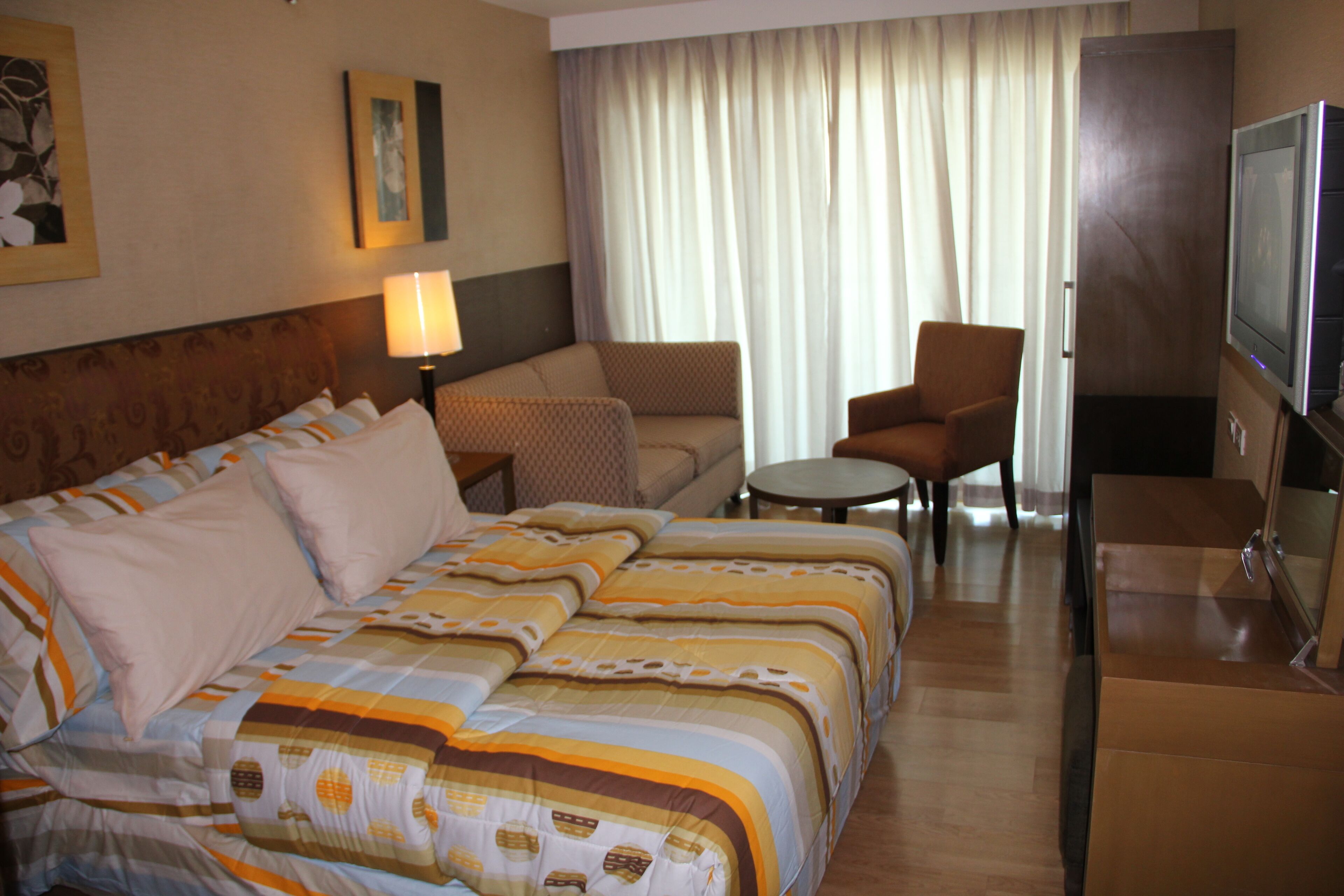 Hotel-Type Ambiance: Studio Unit Condo