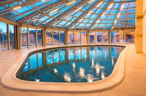 2 indoor pools