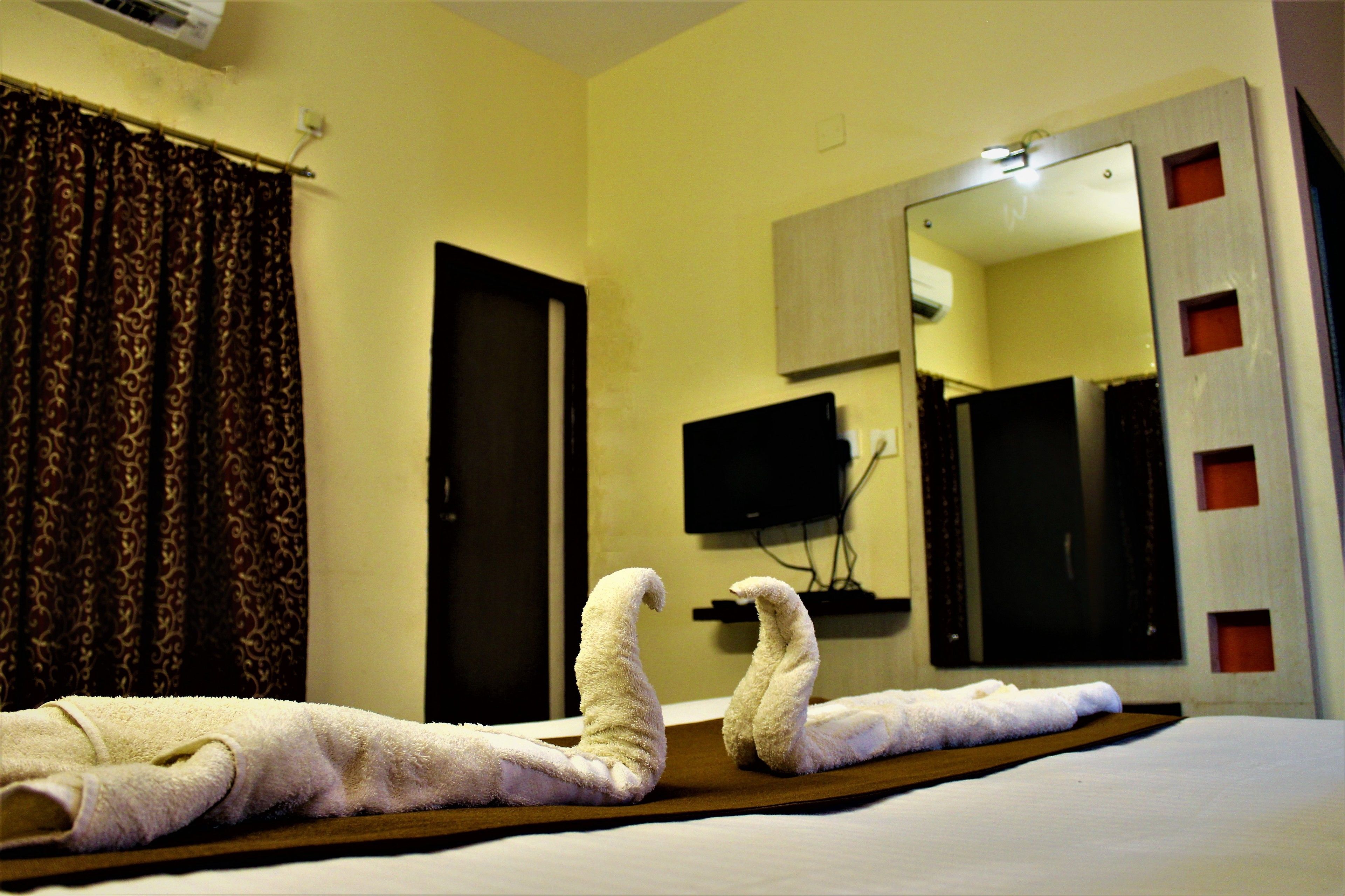 Deluxe-huone | Työpöytä, kannettavalle tietokoneelle sopiva työtila, äänieristys