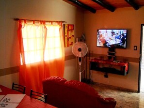 43-Zoll-Smart-TV mit Satellitenempfang, Fernseher