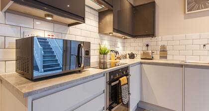 Stylish Town Centre House - Reef House