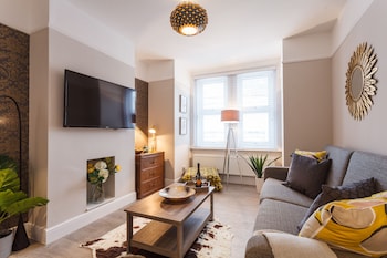 Stylish Town Centre House - Reef House