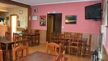 ๋งค์ผ ์ ๋ฝ์ ๋ฌด๋ฃ ์์นจ ์์ฌ ํฌํจ