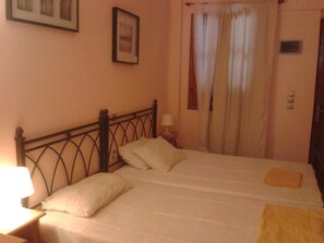 Standard Double Room, 1 Double Bed, Garden View | Minibar, soundproofing, free WiFi, bed sheets