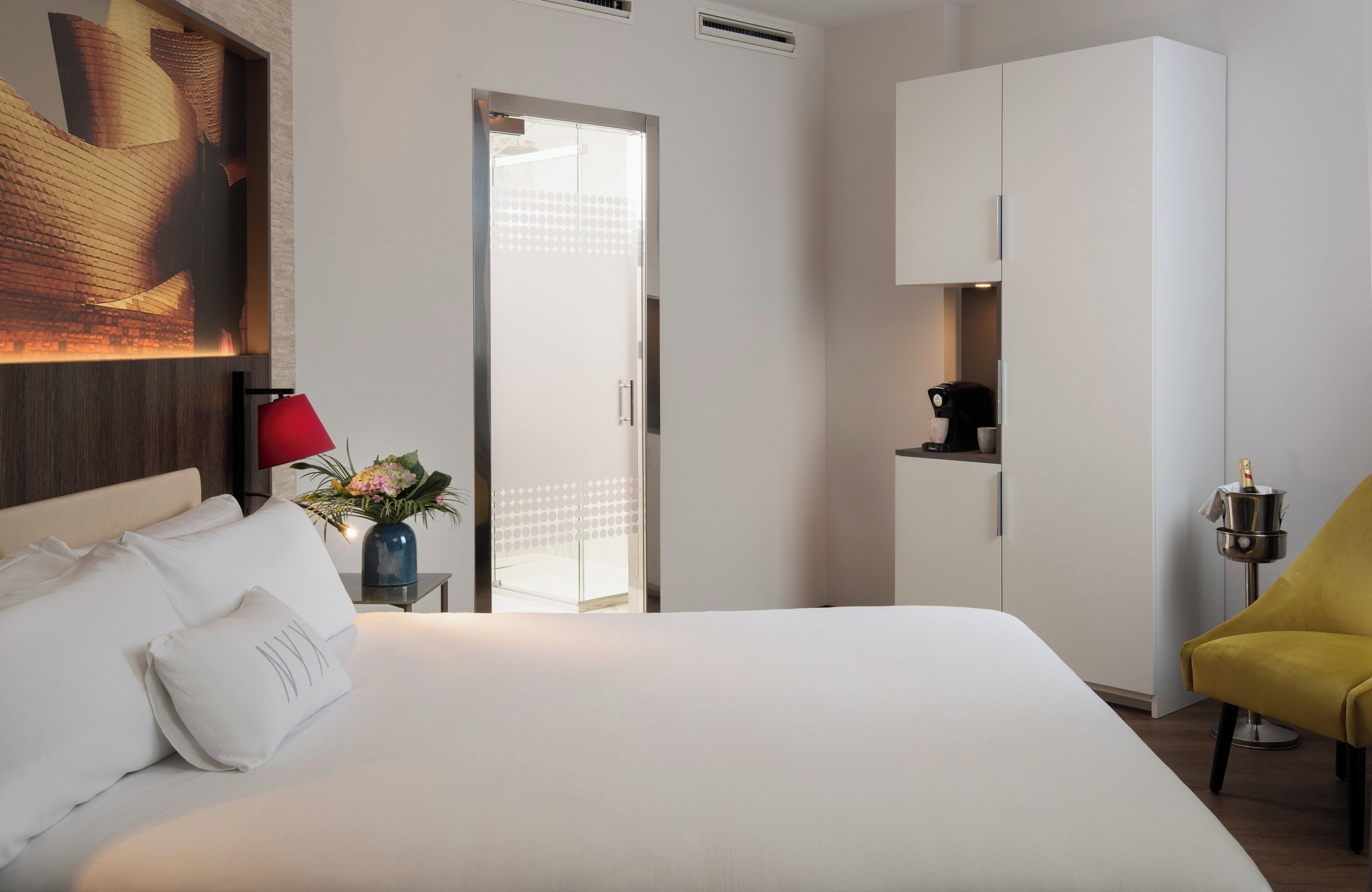 Suite junior | Minibar, caja de seguridad en la habitación y escritorio 