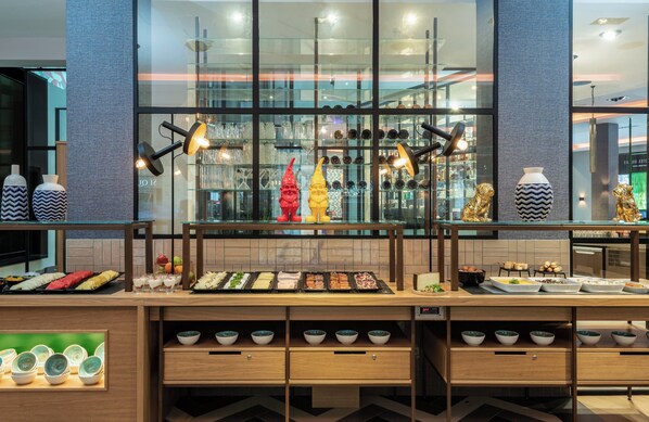 Buffet breakfast on weekdays (EUR 15 per person)