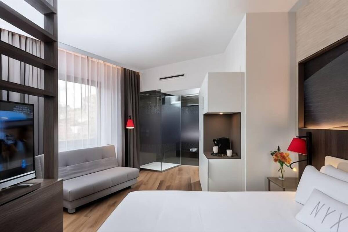 Minibar, in-room safe, desk, blackout curtains