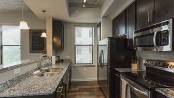 Apartment, 2 Bedrooms, Kitchen | Private kitchen